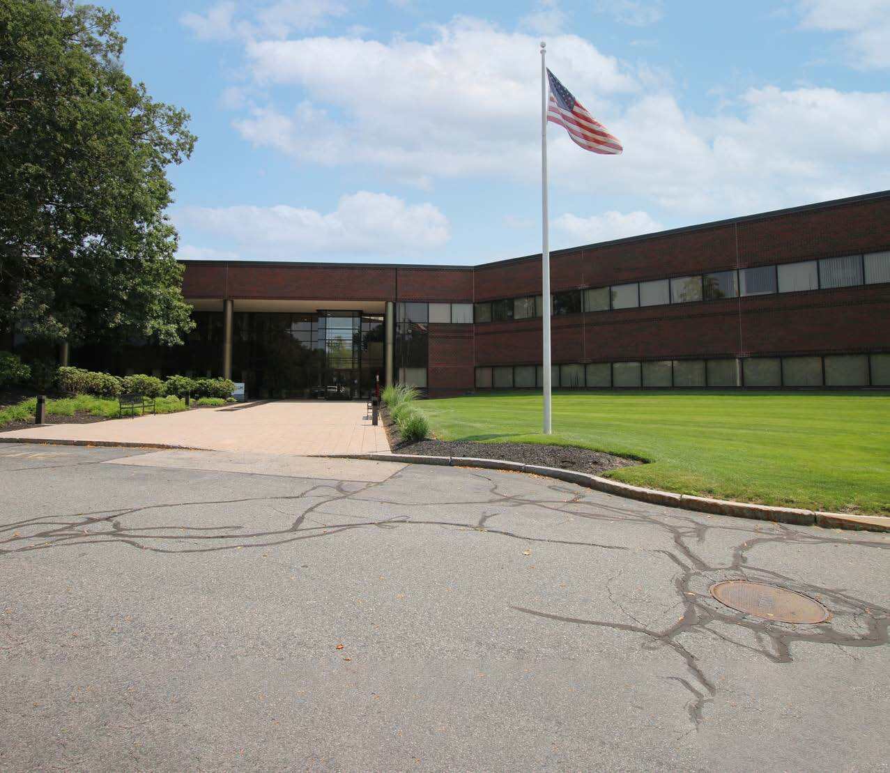 Hunneman Brokers Lease with Spectacle Live at 250 Apollo Drive in Chelmsford